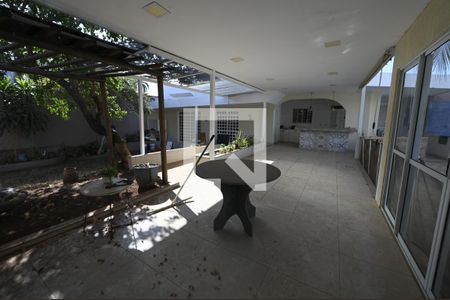 Casa para alugar com 400m², 4 quartos e 4 vagas Casa para alugar com 400m², 4 quartos e 4 vagasQuintal