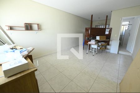 Casa para alugar com 400m², 4 quartos e 4 vagas Casa para alugar com 400m², 4 quartos e 4 vagasEscritório