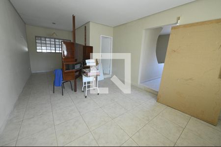 Casa para alugar com 400m², 4 quartos e 4 vagas Casa para alugar com 400m², 4 quartos e 4 vagasEscritório