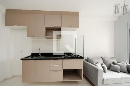 Sala e Cozinha de apartamento para alugar com 1 quarto, 29m² em Vila Tolstoi, São Paulo