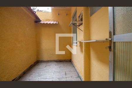 Casa à venda com 45m², 2 quartos e sem vaga Casa à venda com 45m², 2 quartos e sem vagaQuintal