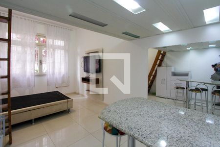 Sala de kitnet/studio para alugar com 1 quarto, 30m² em Barra da Tijuca, Rio de Janeiro