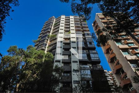 Apartamento à venda com 226m², 4 quartos e 4 vagasFachada