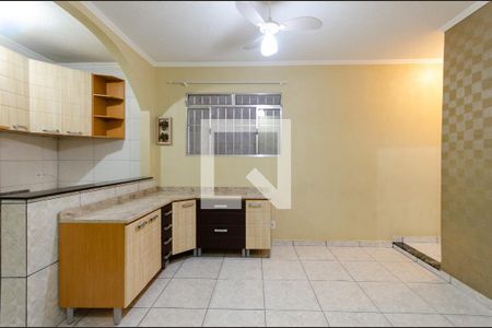 Casa para alugar com 120m², 2 quartos e 1 vaga Casa para alugar com 120m², 2 quartos e 1 vagaCozinha - copa