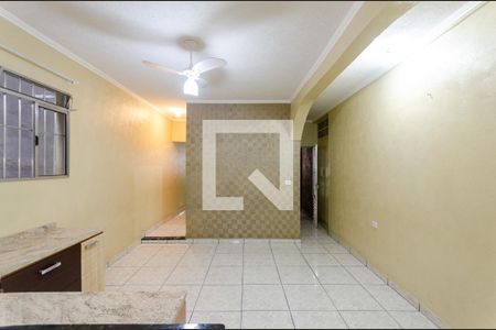 Casa para alugar com 120m², 2 quartos e 1 vaga Casa para alugar com 120m², 2 quartos e 1 vagaCozinha - copa