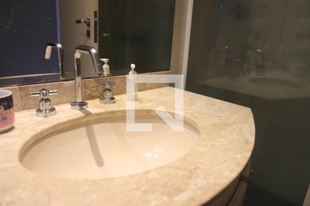 Apartamento à venda com 127m², 4 quartos e 2 vagasBanheiro Social