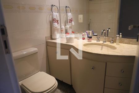 Apartamento à venda com 127m², 4 quartos e 2 vagasBanheiro Social