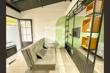 Sala de TV de casa para alugar com 1 quarto, 32m² em São João do Rio Vermelho, Florianópolis
