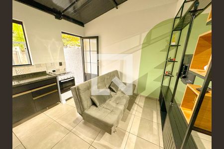 Sala de TV de casa para alugar com 1 quarto, 32m² em São João do Rio Vermelho, Florianópolis