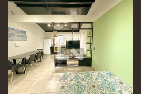 Casa para alugar com 32m², 1 quarto e 1 vagaQuarto