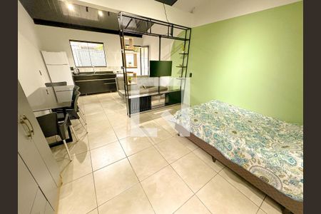 Quarto de casa para alugar com 1 quarto, 32m² em São João do Rio Vermelho, Florianópolis