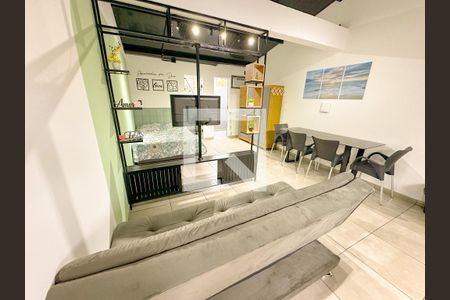 Sala de TV de casa para alugar com 1 quarto, 32m² em São João do Rio Vermelho, Florianópolis