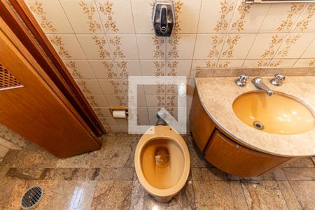 Apartamento à venda com 190m², 3 quartos e 2 vagasBanheiro 4