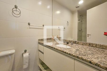 Apartamento para alugar com 138m², 3 quartos e 3 vagasBanheiro