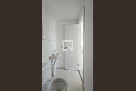 Banheiro de apartamento para alugar com 2 quartos, 36m² em Usina Piratininga, São Paulo