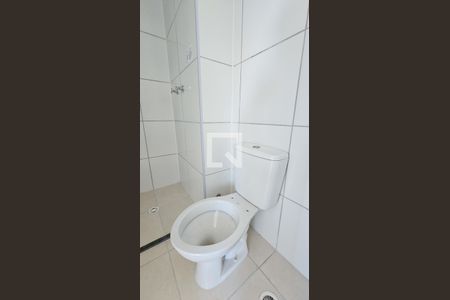 Banheiro de apartamento para alugar com 2 quartos, 36m² em Usina Piratininga, São Paulo