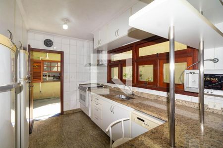 Casa à venda com 248m², 3 quartos e 2 vagas