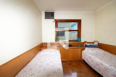 Casa à venda com 248m², 3 quartos e 2 vagas