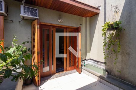 Casa à venda com 248m², 3 quartos e 2 vagas