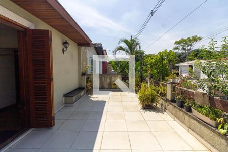 Casa à venda com 248m², 3 quartos e 2 vagas