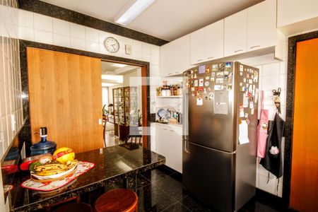 Apartamento à venda com 140m², 4 quartos e 2 vagasCozinha