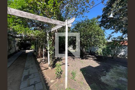 Casa à venda com 600m², 2 quartos e 4 vagasQuintal