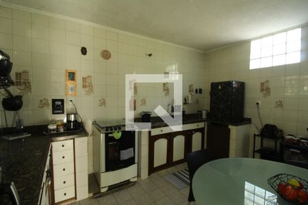 Casa à venda com 600m², 2 quartos e 4 vagasCozinha