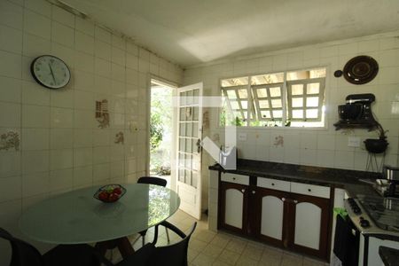 Casa à venda com 600m², 2 quartos e 4 vagasCozinha