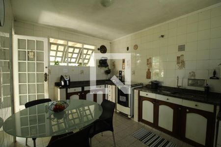 Casa à venda com 600m², 2 quartos e 4 vagasCozinha