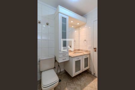 Apartamento à venda com 293m², 4 quartos e 4 vagasBanheiro quarto 1