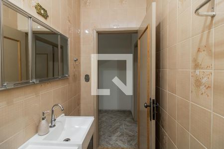 Casa à venda com 200m², 4 quartos e 2 vagas Casa à venda com 200m², 4 quartos e 2 vagasBanheiro