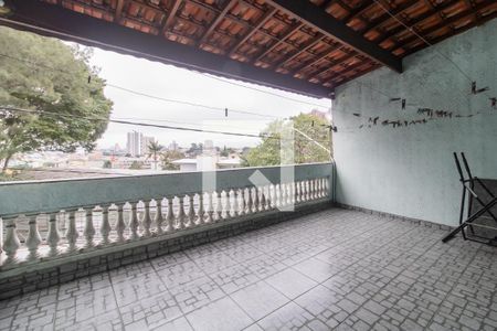 Casa à venda com 200m², 4 quartos e 2 vagas Casa à venda com 200m², 4 quartos e 2 vagasVaranda