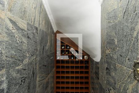 Casa à venda com 200m², 4 quartos e 2 vagas Casa à venda com 200m², 4 quartos e 2 vagasAdega