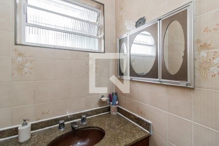 Casa à venda com 200m², 4 quartos e 2 vagas Casa à venda com 200m², 4 quartos e 2 vagasBanheiro da Suite