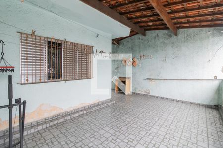 Casa à venda com 200m², 4 quartos e 2 vagas Casa à venda com 200m², 4 quartos e 2 vagasVaranda