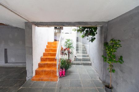 Casa à venda com 192m², 3 quartos e 2 vagas Casa à venda com 192m², 3 quartos e 2 vagasEntrada