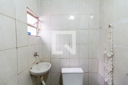 Casa à venda com 192m², 3 quartos e 2 vagas Casa à venda com 192m², 3 quartos e 2 vagasBanheiro Social 2