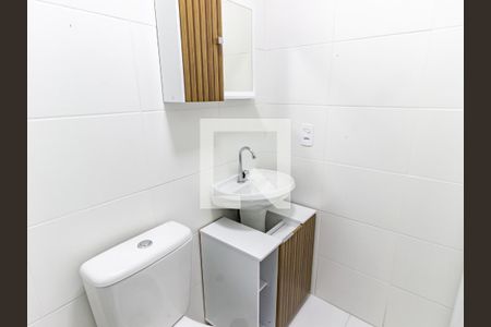Apartamento para alugar com 33m², 2 quartos e sem vaga Apartamento para alugar com 33m², 2 quartos e sem vagaBanheiro