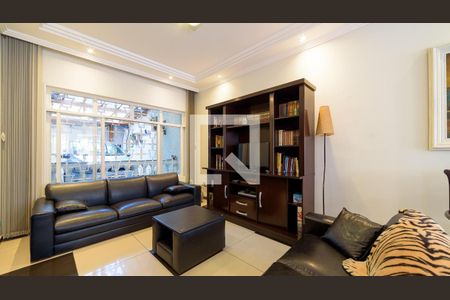 Casa à venda com 291m², 3 quartos e 3 vagas