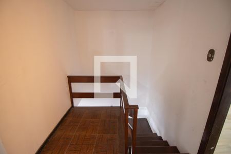 Casa para alugar com 400m², 3 quartos e 3 vagasEscada