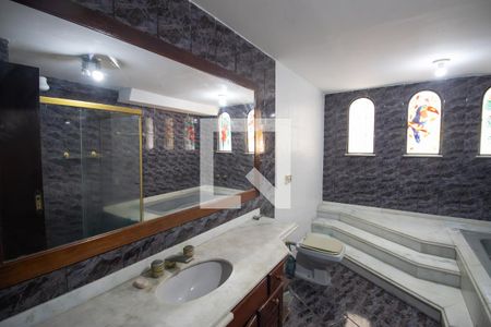 Casa para alugar com 400m², 3 quartos e 3 vagasBanheiro da Suíte