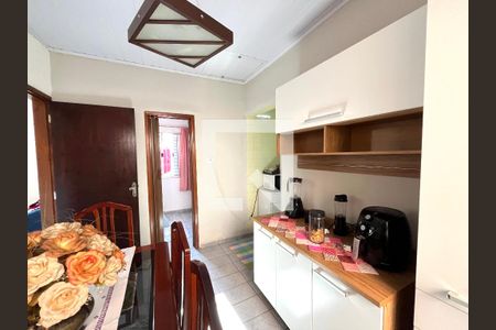 Casa à venda com 230m², 3 quartos e 2 vagas Casa à venda com 230m², 3 quartos e 2 vagasSala de Jantar