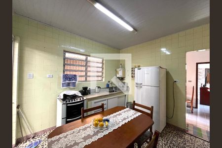 Casa à venda com 230m², 3 quartos e 2 vagas Casa à venda com 230m², 3 quartos e 2 vagasCozinha