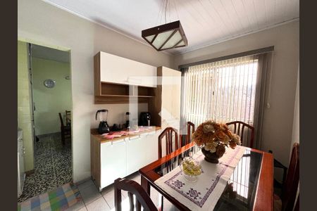 Casa à venda com 230m², 3 quartos e 2 vagas Casa à venda com 230m², 3 quartos e 2 vagasSala de Jantar