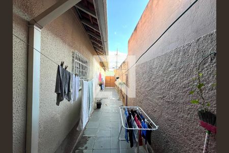 Casa à venda com 230m², 3 quartos e 2 vagas Casa à venda com 230m², 3 quartos e 2 vagasÁrea externa