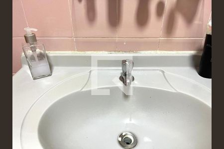 Casa à venda com 230m², 3 quartos e 2 vagas Casa à venda com 230m², 3 quartos e 2 vagasBanheiro