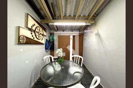 Casa à venda com 230m², 3 quartos e 2 vagas Casa à venda com 230m², 3 quartos e 2 vagasGaragem