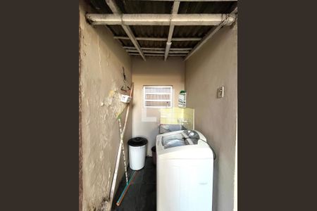 Casa à venda com 230m², 3 quartos e 2 vagas Casa à venda com 230m², 3 quartos e 2 vagasÁrea de Serviço