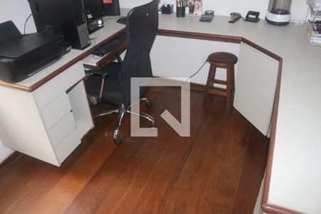 Casa para alugar com 281m², 4 quartos e 2 vagasEscritório