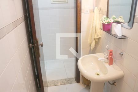 Casa para alugar com 281m², 4 quartos e 2 vagasBanheiro 2
